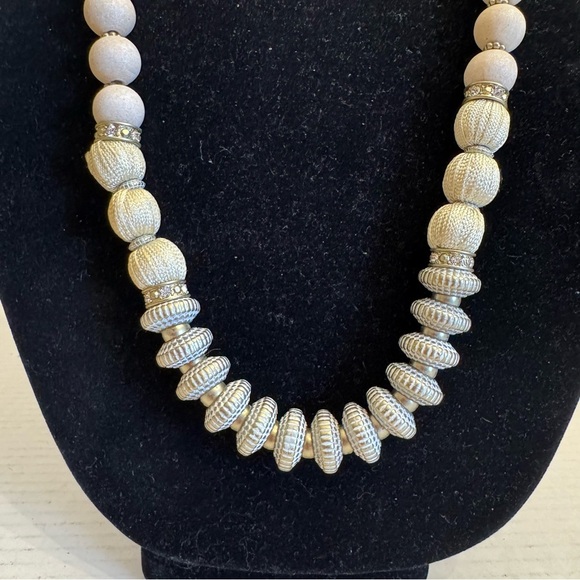 Chico's Graduated Beaded Necklace Multi Style Beads Metal Wood String Rhinestone - Picture 2 of 16